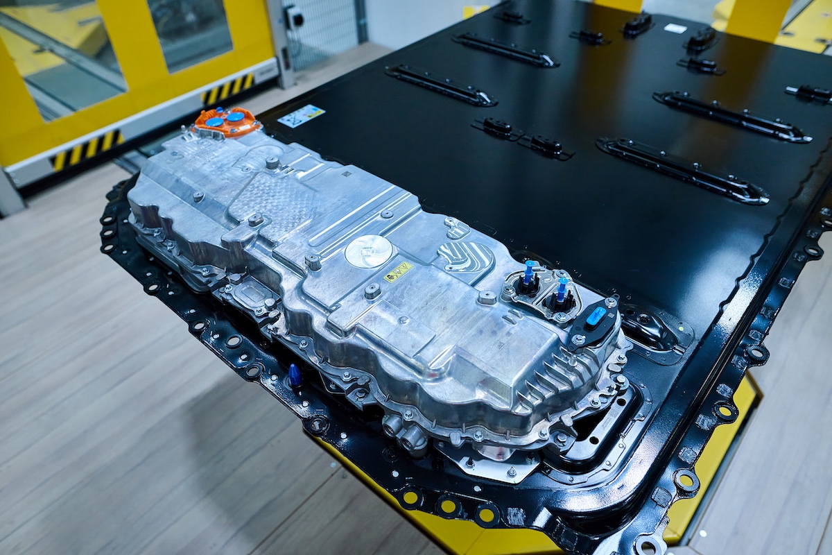 每輛電動車成本可能增加約新台幣7.5萬元，歐洲電池自主為何陷入兩難？
